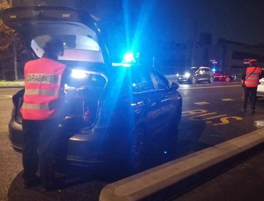 Sorpreso in auto con una mazza: «Mi serve per difendermi». Denunciato