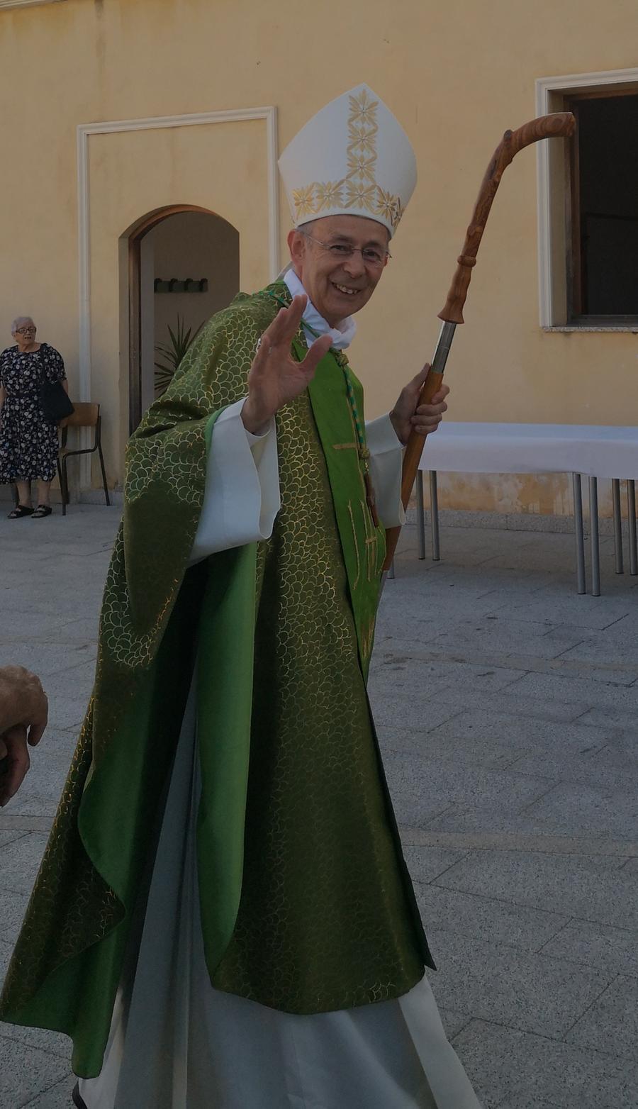 
	Il vescovo Antonello Mura

