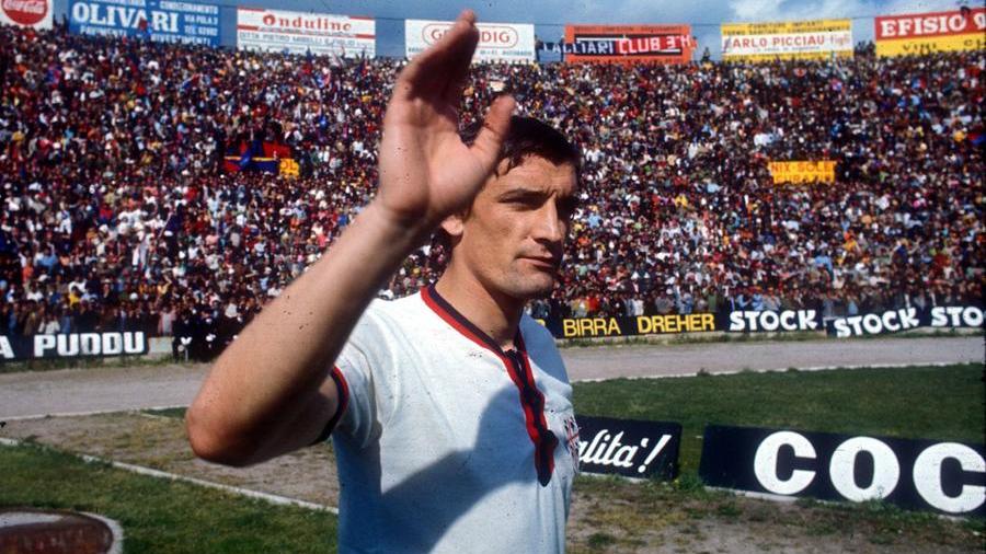 È morto Gigi Riva, Sardegna in lutto per la scomparsa della leggenda del calcio italiano