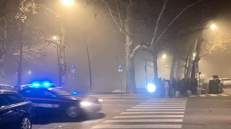 Ferrara, bottiglie rotte in strada e bande di baby-vandali