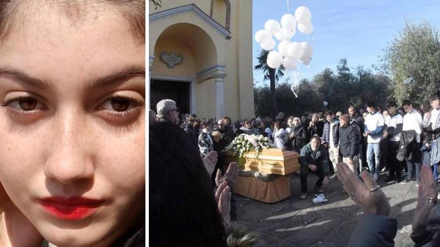 Viola e l'uscita della bara dalla chiesa circondata dai palloncini