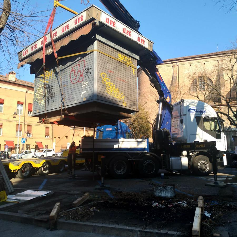 Ferrara, addio all’edicola di piazza Sacrati