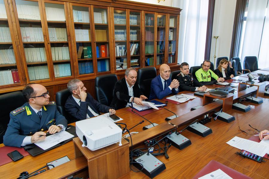 Ferrara, più pattuglie sul territorio. Il prefetto: «Calano i reati, furti e truffe. Ora serve una rete provinciale di videosorveglianza»