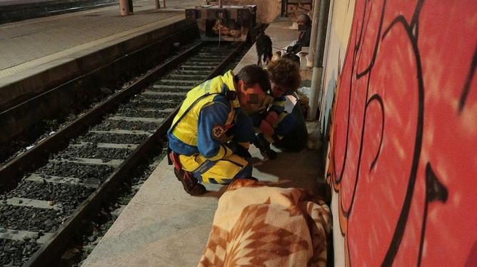 Pisa, le piccole stazioni rifugio di clochard: l’emergenza freddo si allarga<br>