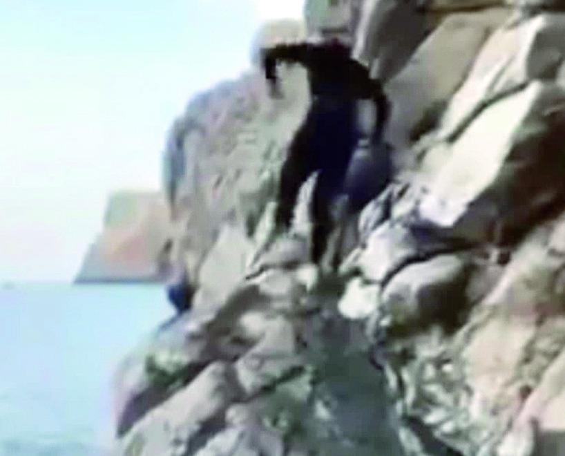 Pesca di frodo ad Alghero immortalata sui social: a processo l’influencer di Rimini Federico Baroni