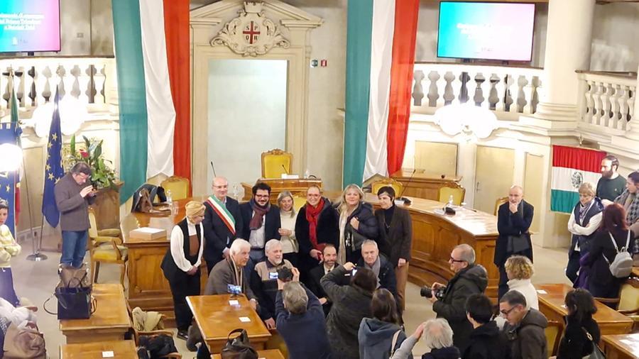 Patrick Zaki ha ricevuto la massima onorificenza cittadina in Sala del Tricolore