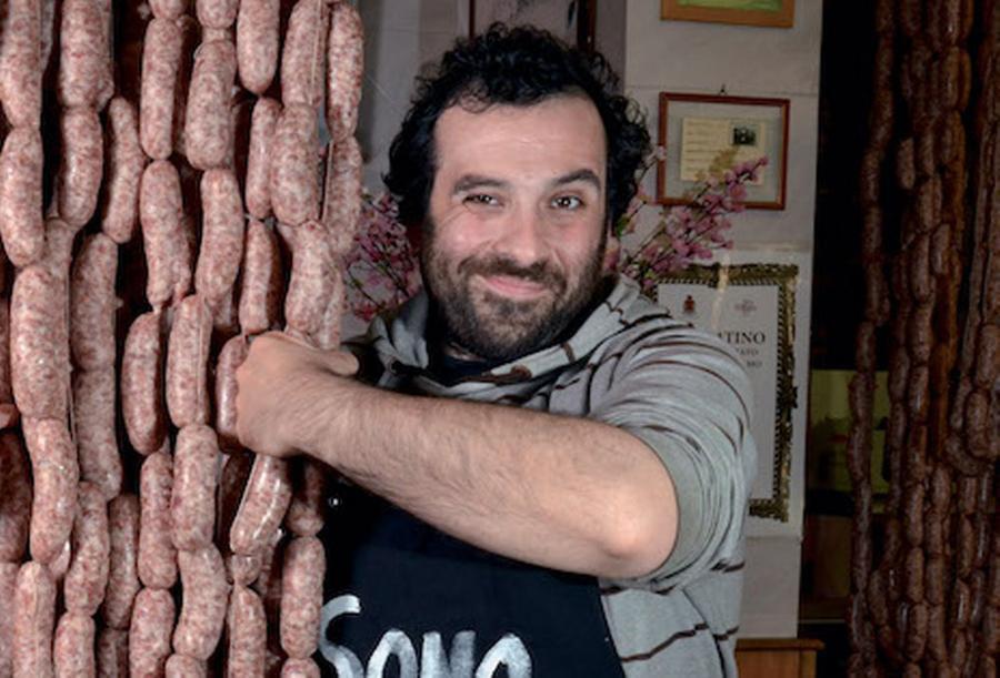 San Miniato, la provocazione del titolare della storica macelleria: «Troppi ristoranti in 200 metri»