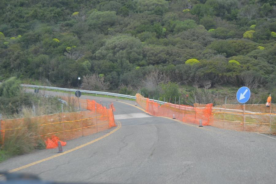 
	Il restringimento nel passaggio sul rio Ferulana lungo la Bosa-Alghero

