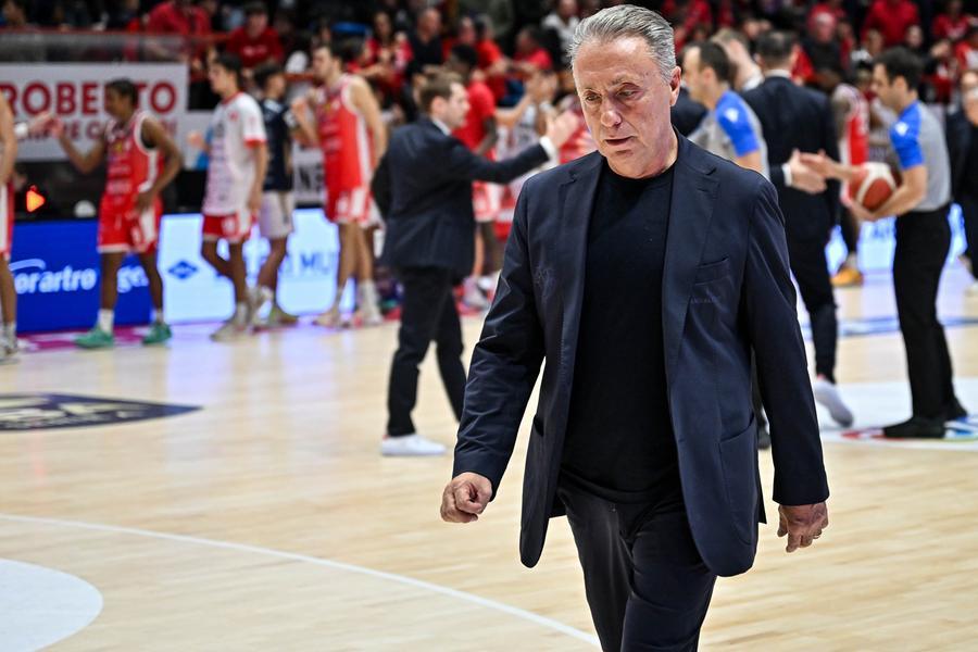 La Dinamo saluta coach Bucchi, arriva Markovic