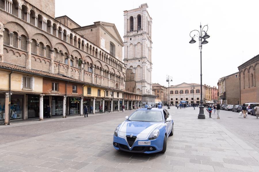 Ferrara, genitori maltrattati dal figlio: 30enne allontanato dalla polizia