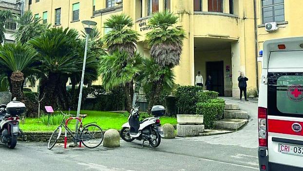 Pisa, sulle tracce del molestatore seriale: vigilantes, telecamere e silenzi. «L'ospedale sicuro è la priorità»