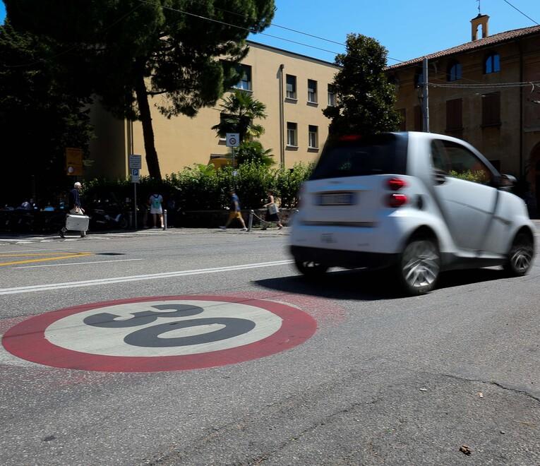 A Formigine come a Bologna, diatriba politica sulla "zona 30". La Lega: «Vogliono estenderla. Il Pd fa solo propaganda, ora basta»<br type="_moz" />
