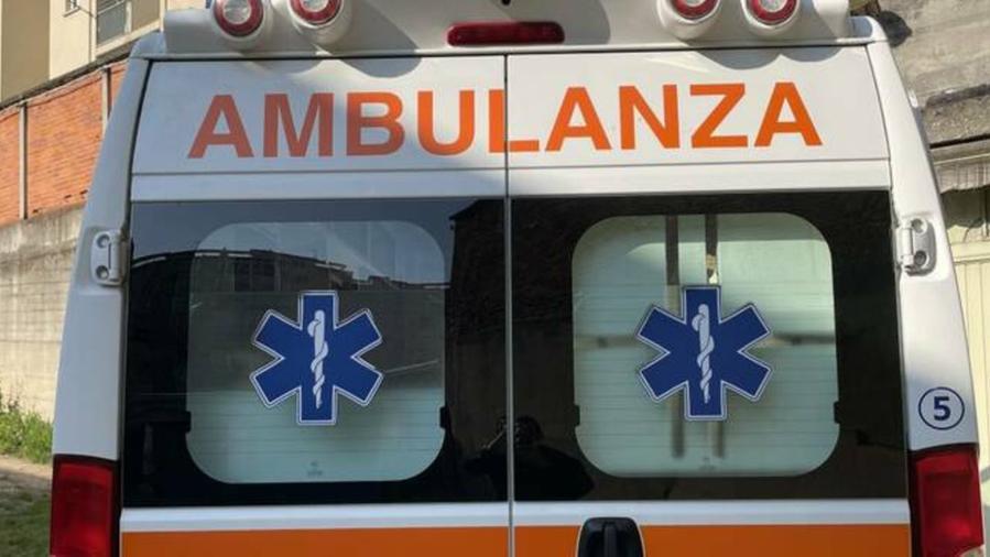 Volterra, cade dal tetto e precipita per otto metri