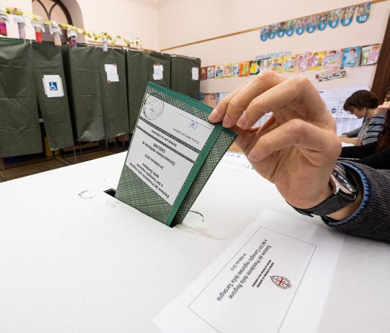 Firme non regolari: Forza del popolo esclusa dalle elezioni 