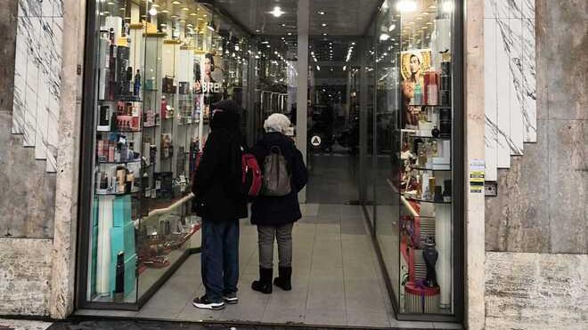 Livorno, dopo 40 anni Armonie chiude la profumeria di via Grande 162