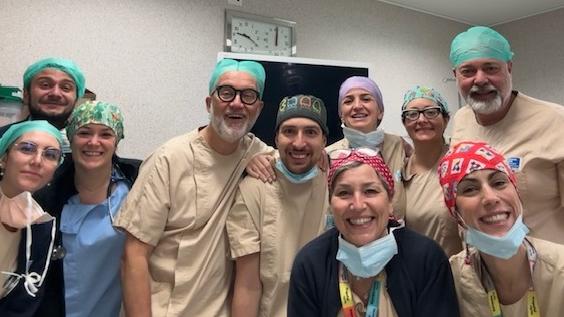 L’equipe del reparto di ginecologia di Cecina che ha effettuato l’intervento