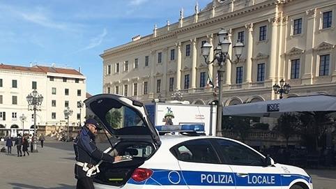 Sassari, era ricercato da due mesi: tradito da una cicatrice e arrestato in piazza d’Italia