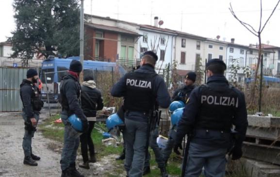
	Uno sgombero eseguito dalla polizia (archivio)

