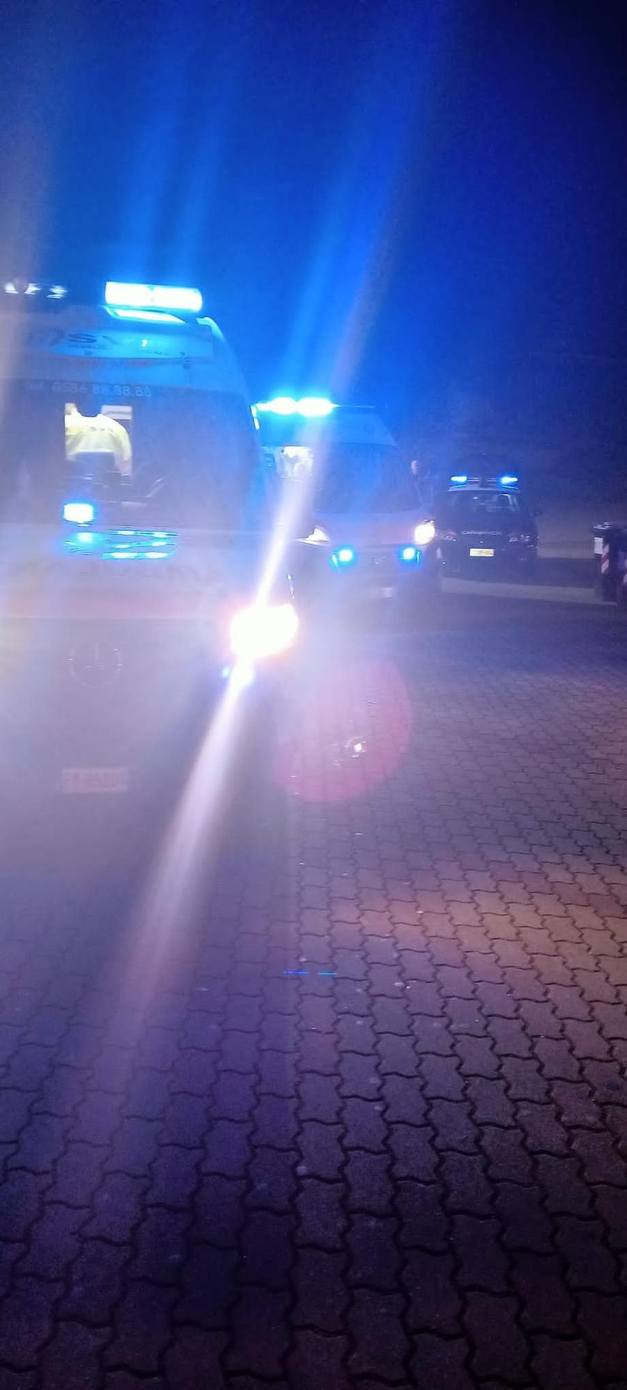 Collesalvetti, feriti in due dopo la rissa: accoltellato un 50enne