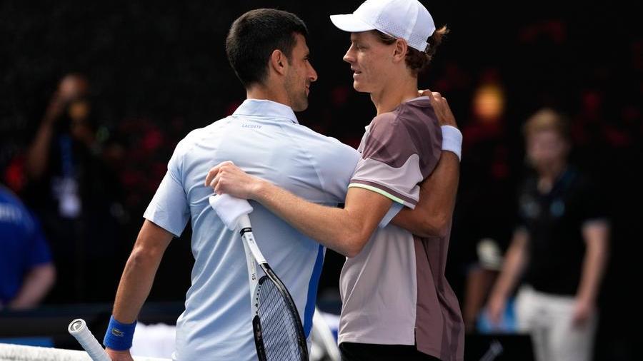 Jannik Sinner batte Novak Djokovic e conquista la finale degli Australian Open