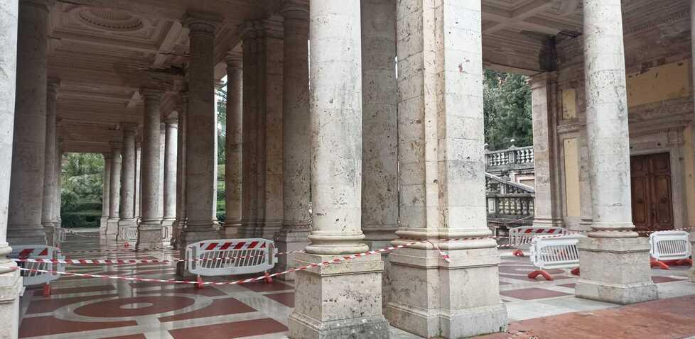 Tettuccio, crolli e transenne: ma c'è un reale pericolo di chiusura dello stabilimento?