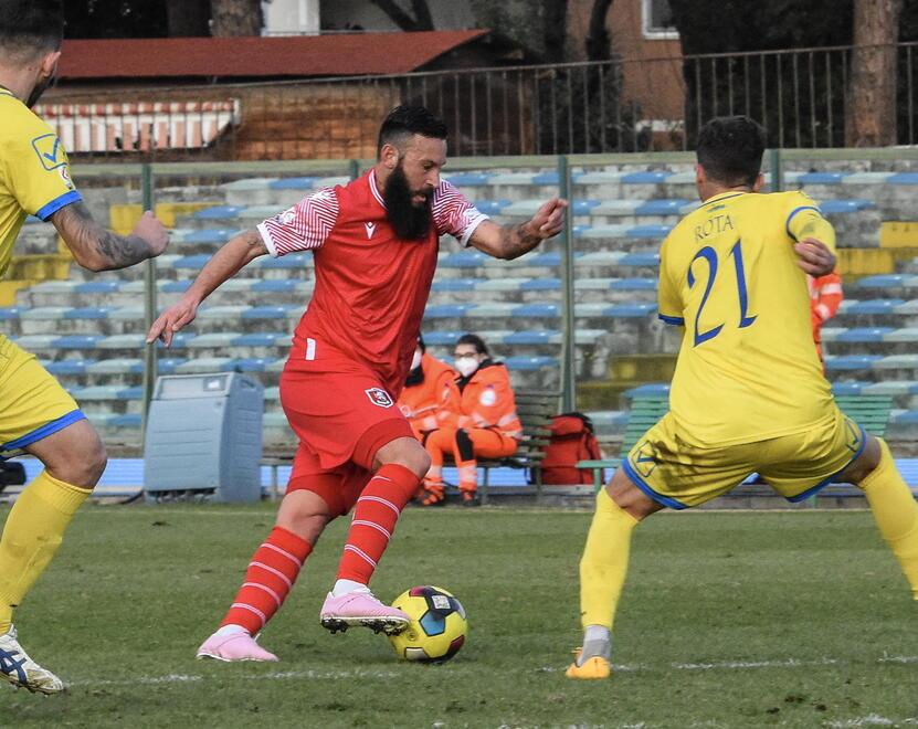 L’attaccante in una partita con la maglia del Grosseto nella stagione 2021-2022