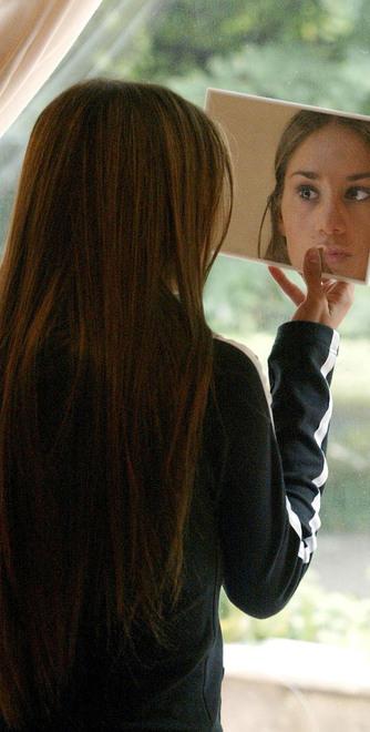 Disturbi alimentari: le chiamano devianze giovanili, ma è sofferenza 