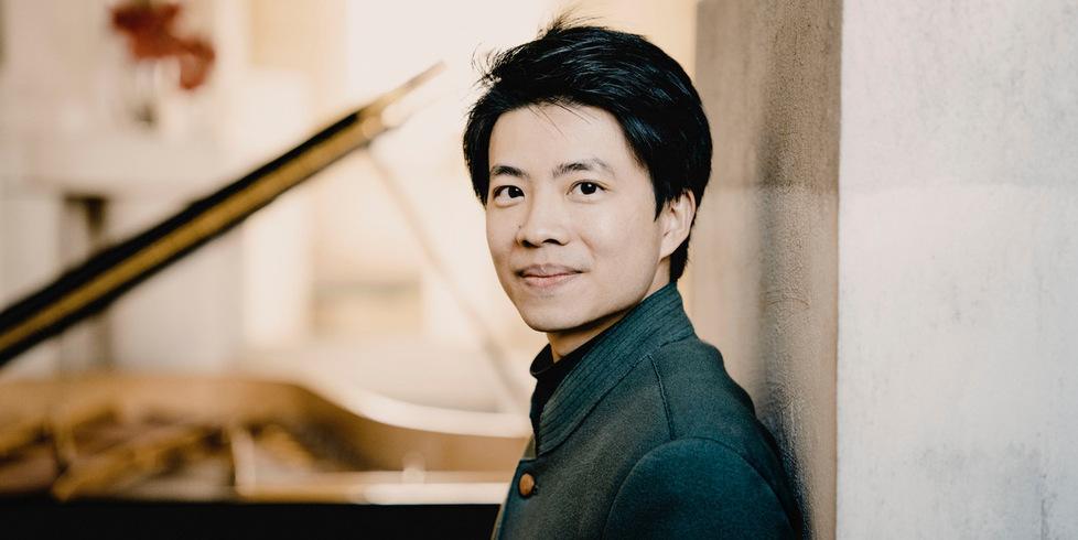 Reggio Emilia, Bomsori e Kit Armstrong al teatro Valli un duo violino-pianoforte di razza