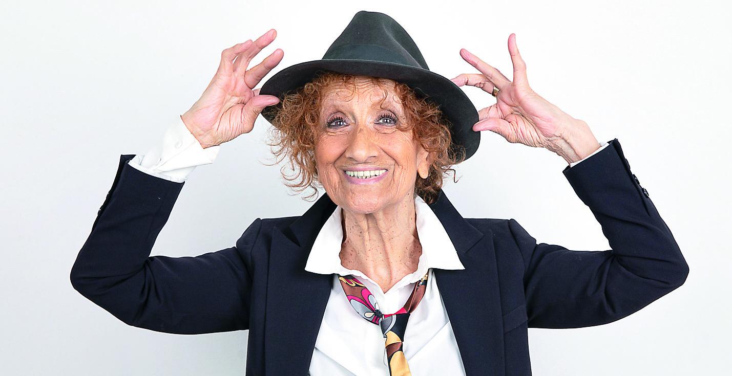 Anna Mazzamauro: «Villaggio era geniale, oggi sono barzellettieri. La Silvani è la rivincita delle donne atipiche»