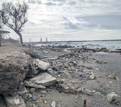 
	Erosione sulla spiaggia dell&rsquo;ex Villaggio dei Francesi

