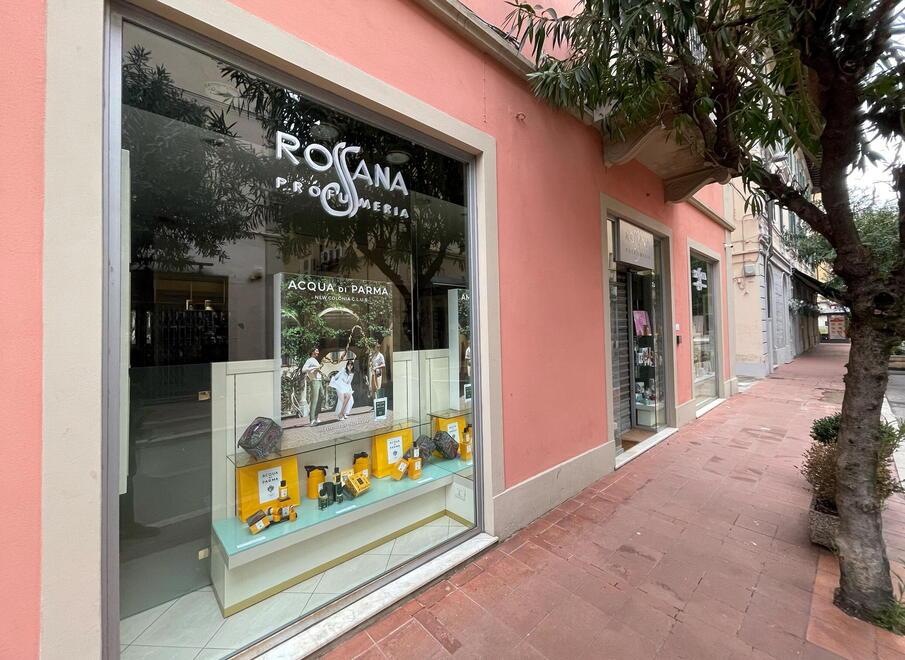 La profumeria “Rossana” in via  Garibaldi a Montecatini (foto Nucci - Innocenti)