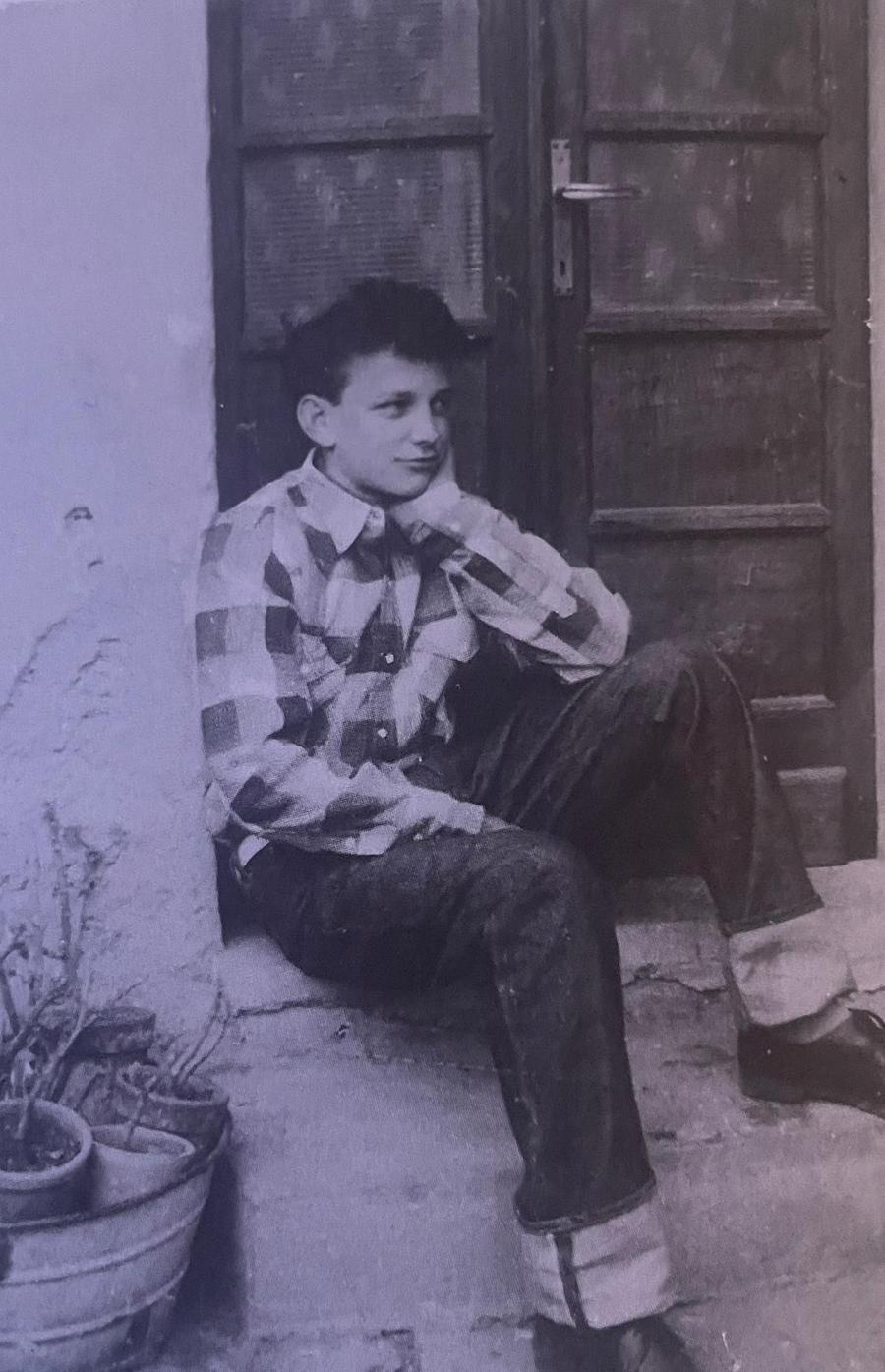 Gigi Riva da adolescente nel suo paese natio Leggiuno