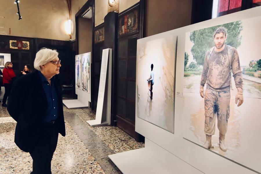 Ferrara, l’alluvione negli scatti di Camporesi: ecco “Sommersi salvati”