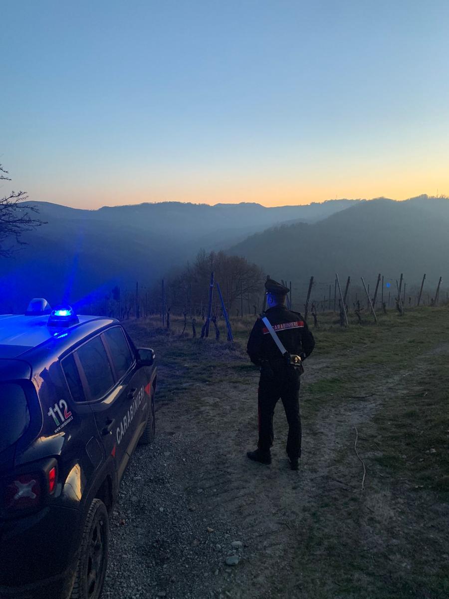 Quattro Castella, scontro tra moto enduro: gravissimo un 20enne