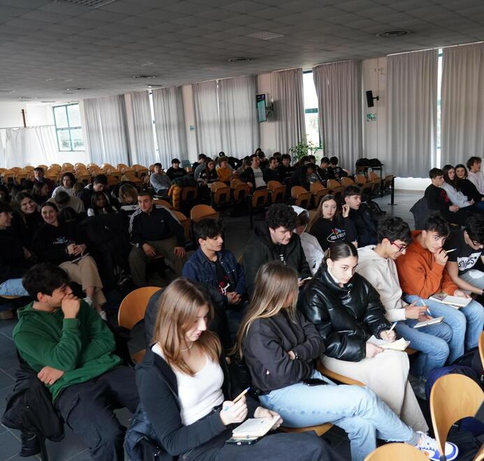 Acquedotti, reti, bacini e dissalatori: all'Iti Galilei di Livorno Asa svela i segreti dell’acqua<br type="_moz" />

