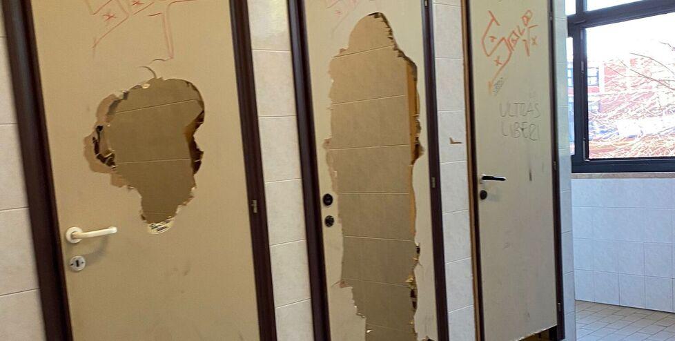 Modena, al Corni bagni senza porte: «Situazione inaccettabile»<br type="_moz" />
