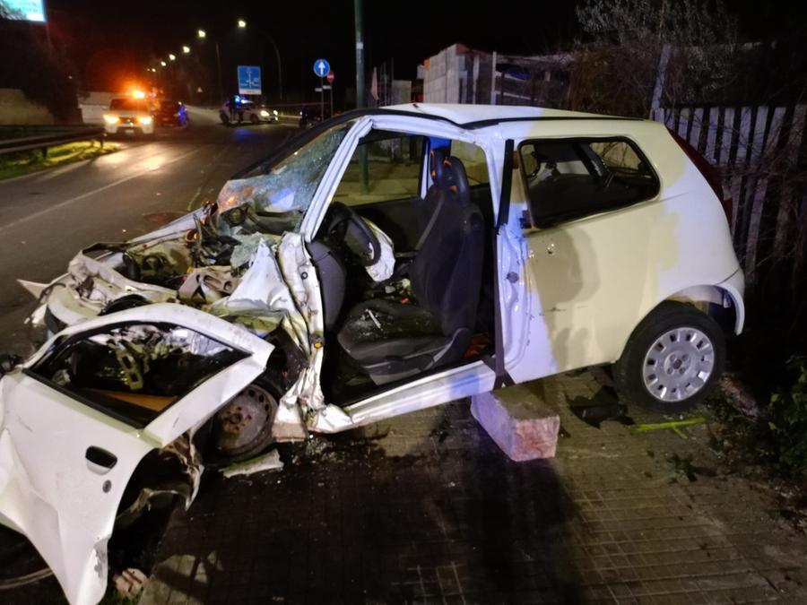 Sassari, si aggrava il bilancio dell'incidente a Caniga: ragazza di 20 anni in prognosi riservata