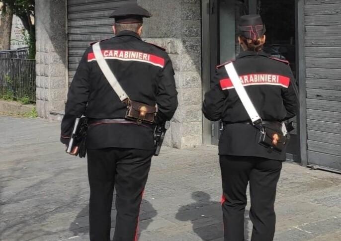 Bagnolo, minaccia di dare fuoco alla casa e di uccidere la madre