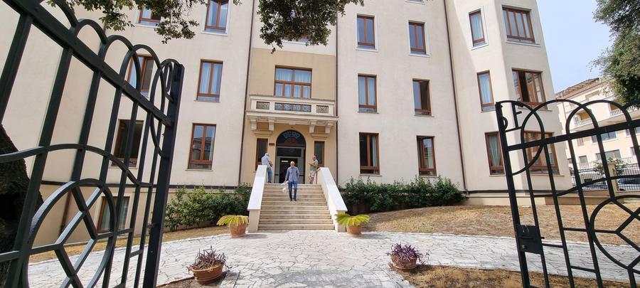 
	L'ingresso principale del vecchio ospedale San Francesco appena ristrutturato (foto di Massimo Locci)

