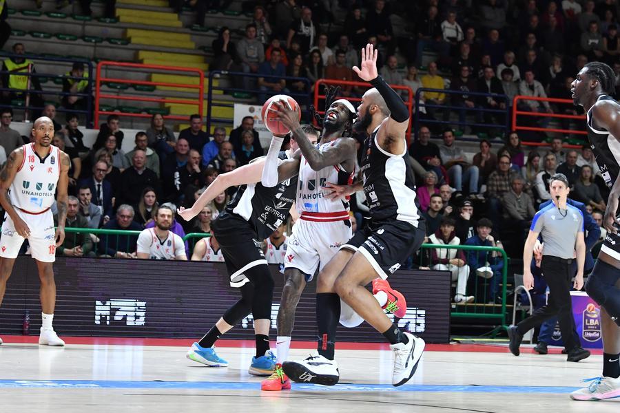 La Unahotels si suicida sul campo di Tortona