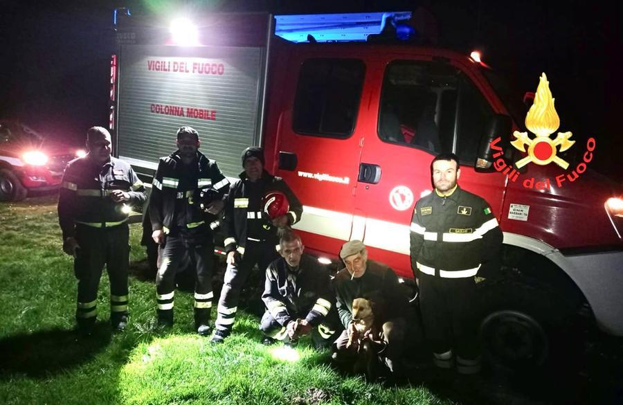 Villanova, era incastrato in un anfratto in campagna: cagnetto salvato dai vigili del fuoco e riconsegnato al proprietario