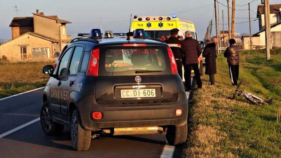 Gorino, malore fatale mentre è in bicicletta. Tentano di salvarlo, ma non ce la fa