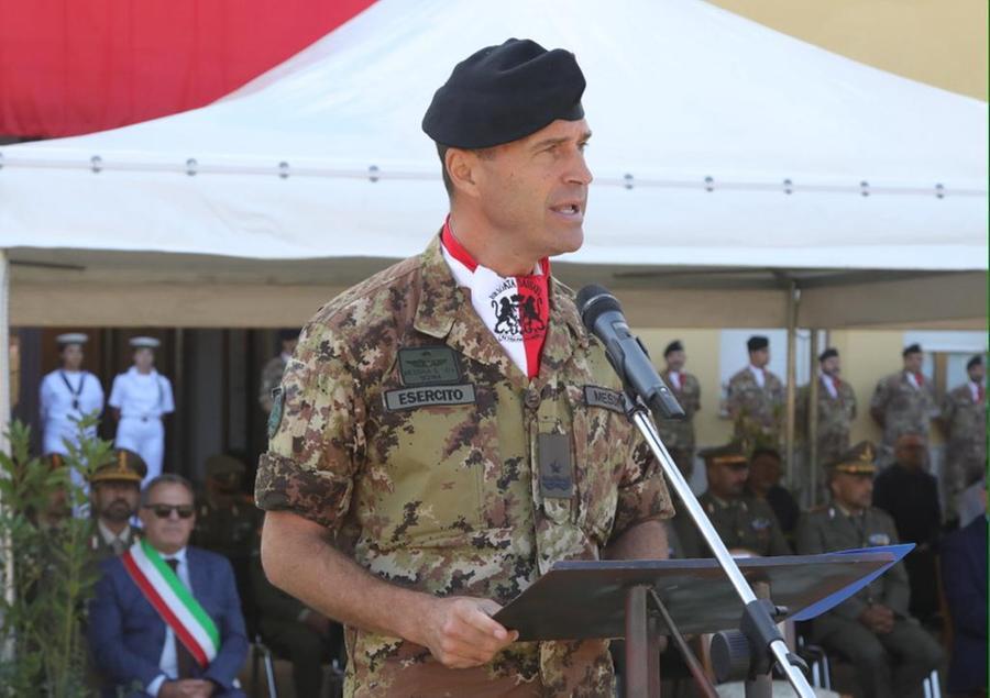 
	Stefano Messina, comandante della Brigata "Sassari"

