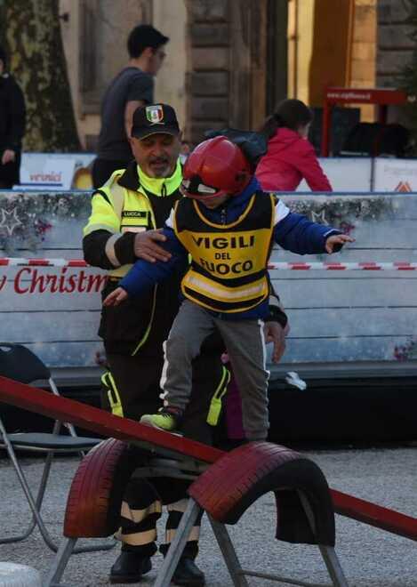 Lucca, un giorno vissuto da baby vigili del fuoco<br>
