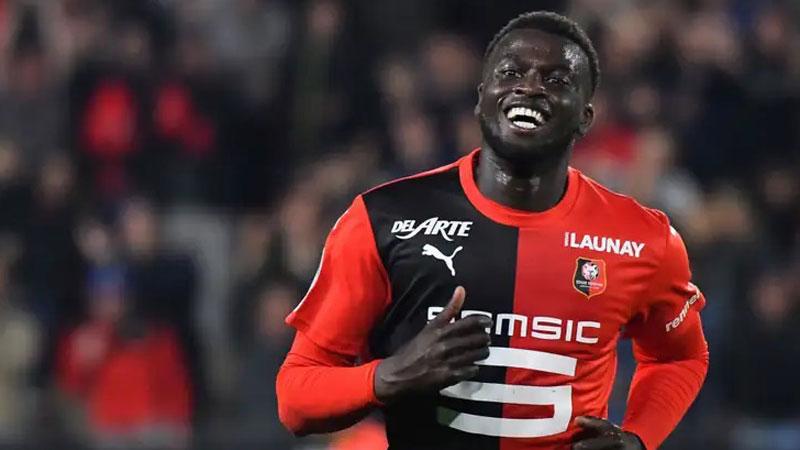 M’Baye Niang, ex attaccante di Milan e Torino, deve risolvere alcune pendenze col club turco dell’Adana Demirspor: subito dopo partirà alla volta di Empoli