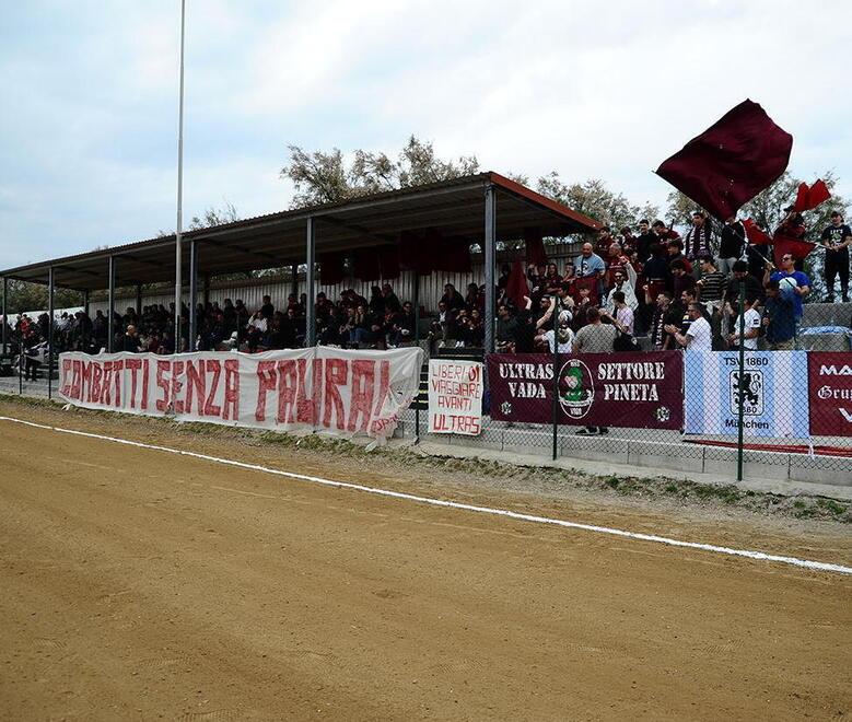Uno scorcio del campo del mare intitolato a “Silvio Gori” voluto e realizzato su iniziativa di alcuni sportivi vadesi nel 1963 prendendo in affitto un’area del Demanio