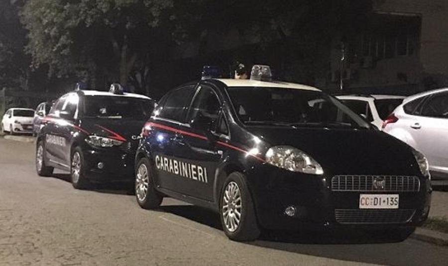 
	Due pattuglie dei carabinieri (foto d'archivio)

