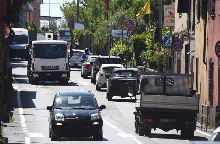 Il centro di Turano: qui come si vede c’è un tratto con limite a 30 all’ora, ed altri ce ne sono anche a Montignoso e Carrara, ma niente di strutturale e ampio
