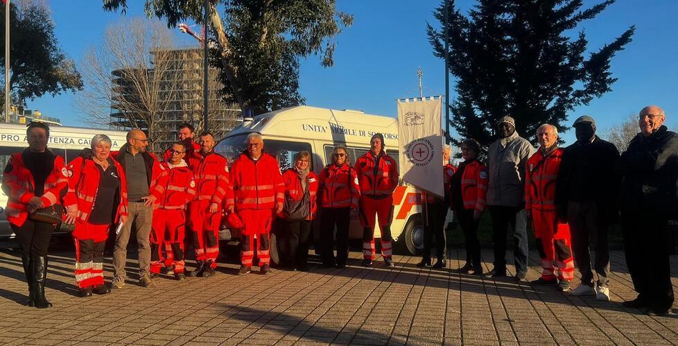 Ambulanza e pulmino per aiutare il Senegal, il gesto di solidarietà della Pubblica Assistenza di Calcinaia<br type="_moz" />
