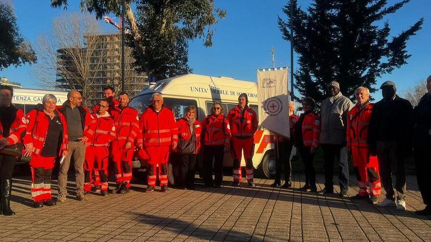 Ambulanza e pulmino per aiutare il Senegal, il gesto di solidarietà della Pubblica Assistenza di Calcinaia<br type="_moz" />